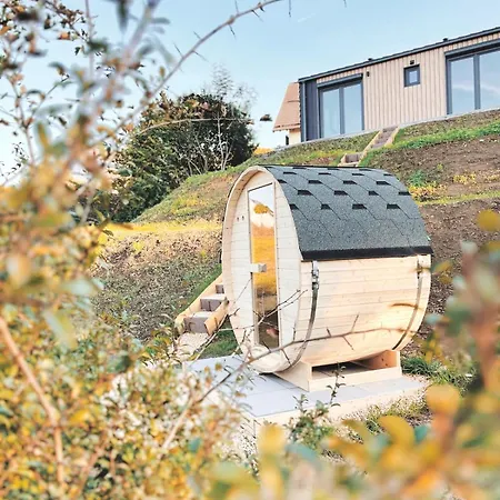 Tiny House Mit Whirlpool Und Sauna 度假居