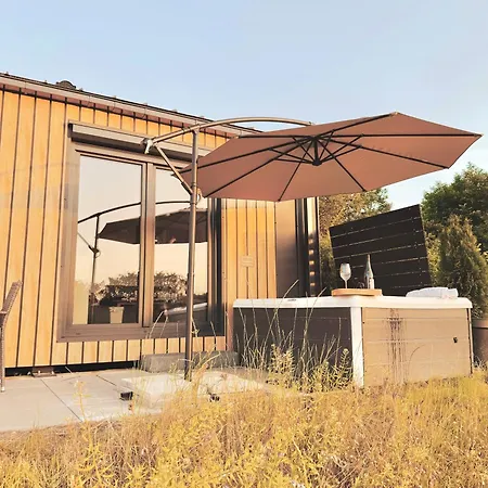 Tiny House Mit Whirlpool Und Sauna 度假居 Bermel