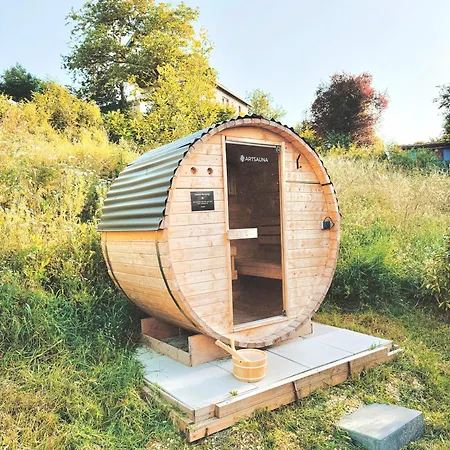 Tiny House Mit Whirlpool Und Sauna 度假居